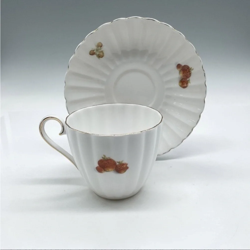 2pc Royal Tuscan Bone China Cup‎ & Saucer Set, Pears and Strawberries decor